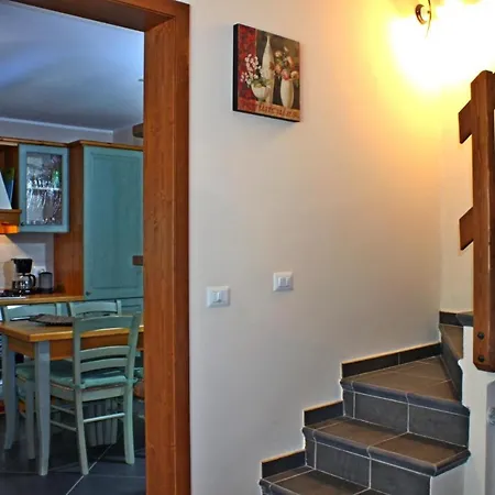 Rustico Ulivi - In Bucht Piona Casa vacanze *